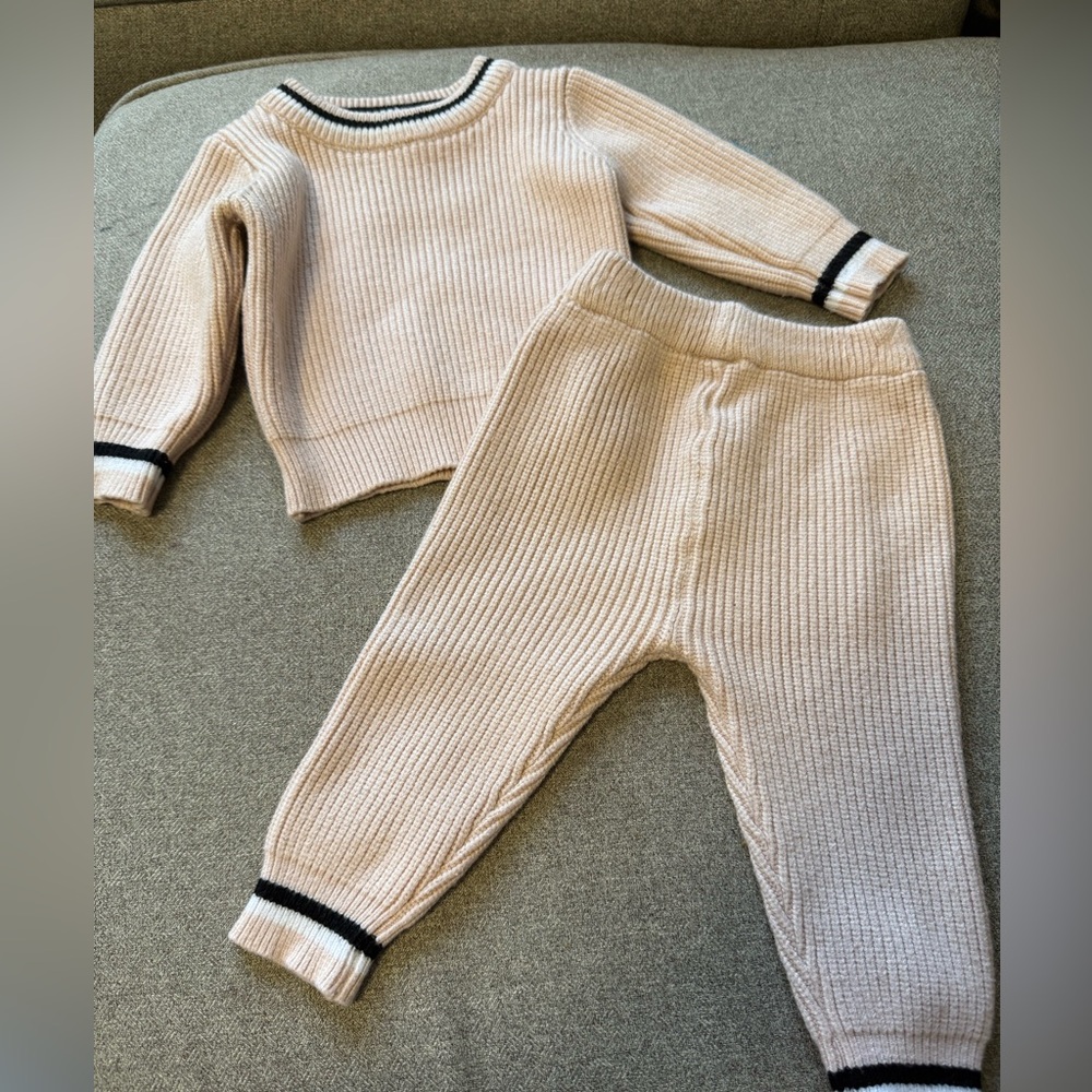 SHEIN Cream and Black Kids Matching Set